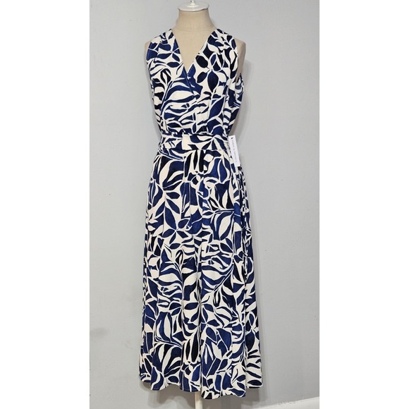 Emma & Michele Dresses & Skirts - Emma & Michele Floral Print Tie Waist‎ Sleeveless V-neck Dress Small NWT